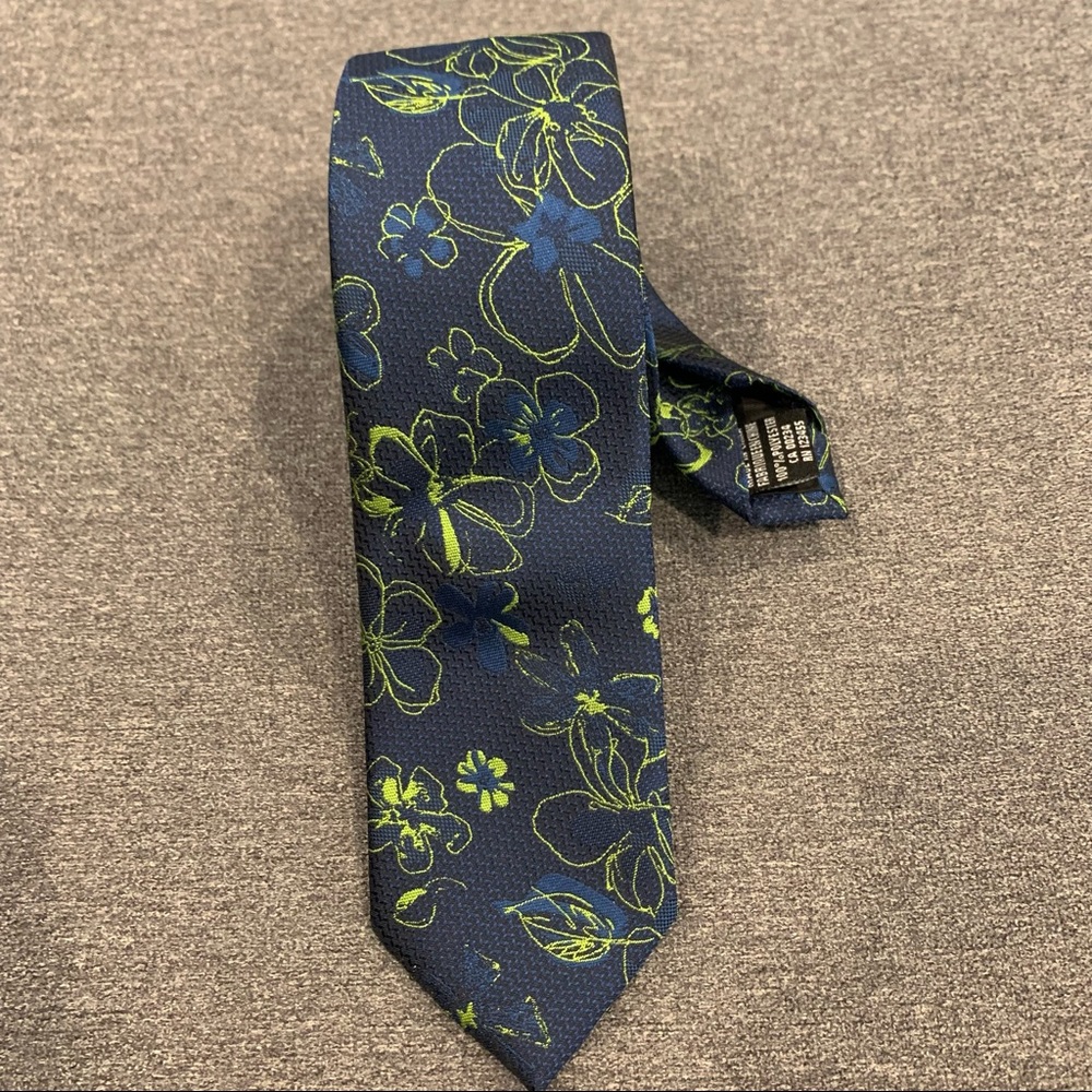 ☀️ 3/$15 1670 Blue Green Floral Tie